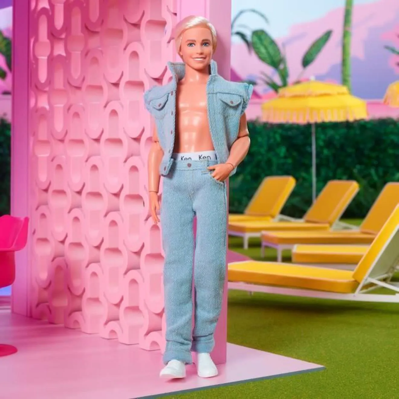Barbie Le Film-Poupée Ken® à collectionner, tenue en jean HRF27 blanc - Barbie