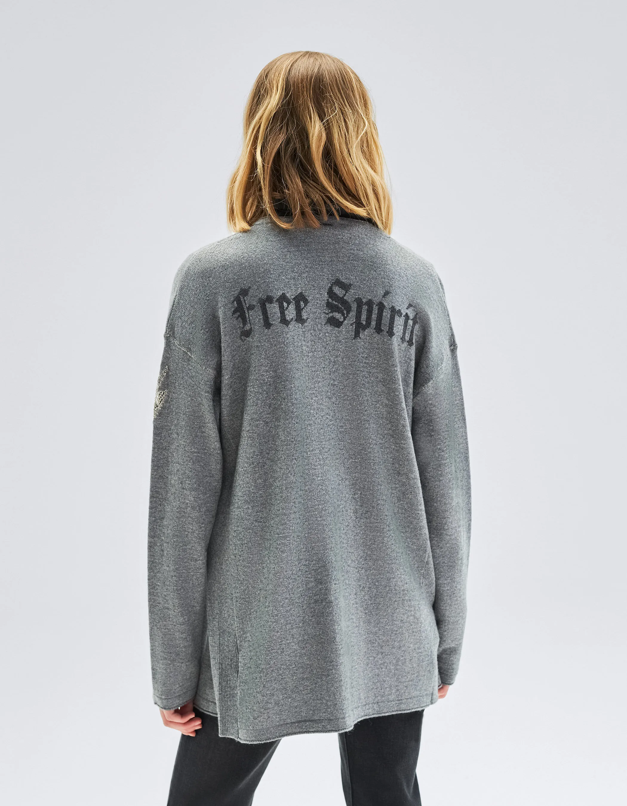 Cardigan gris tricot avec message dos Femme