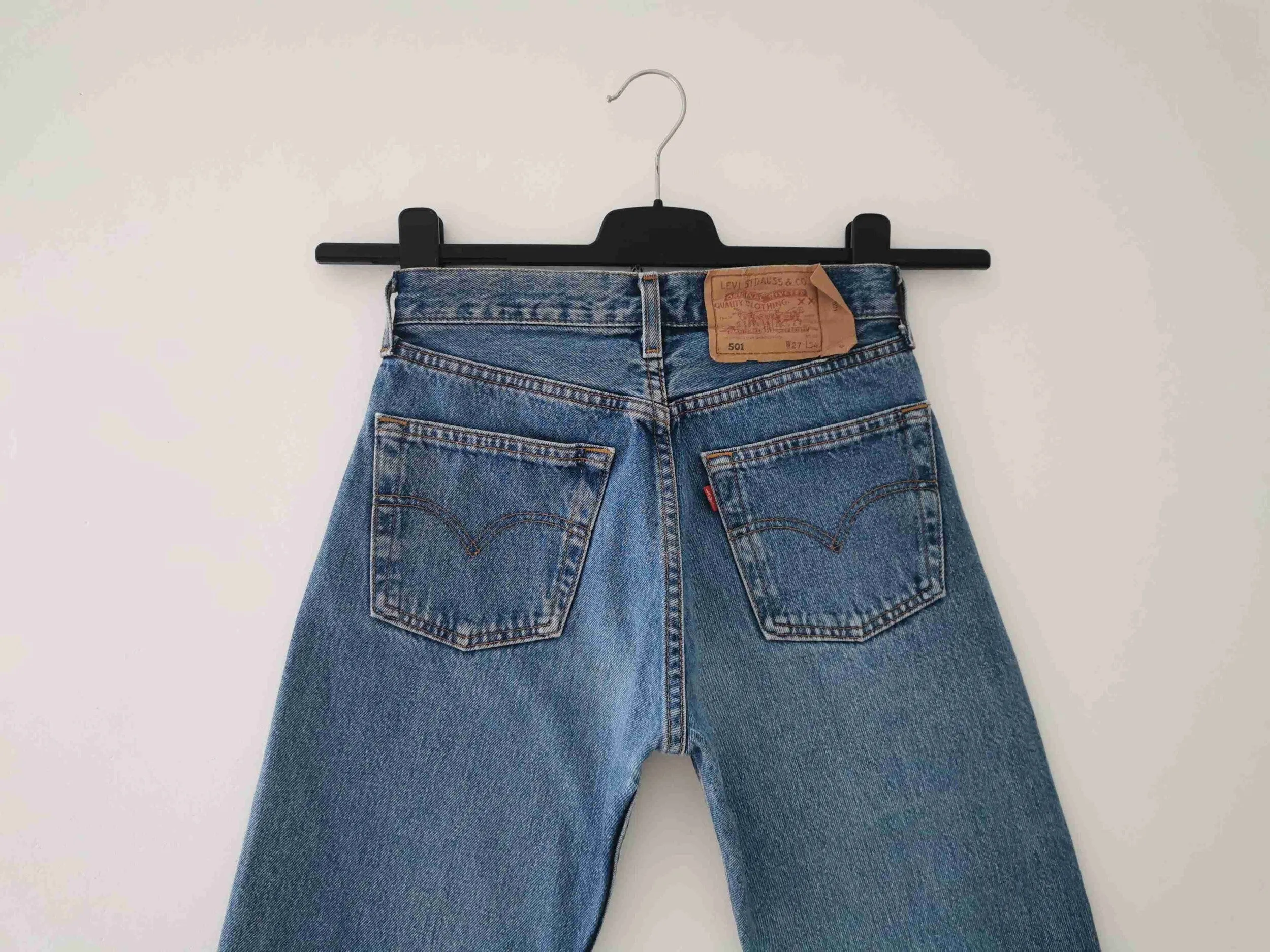 Jean Levi's 501 W27L34