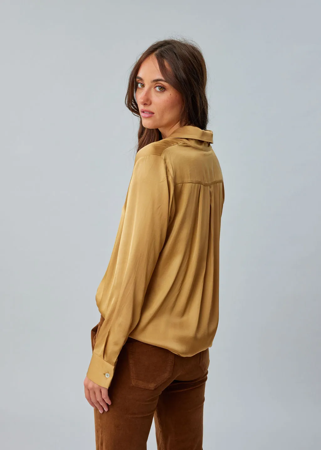 La chemise !