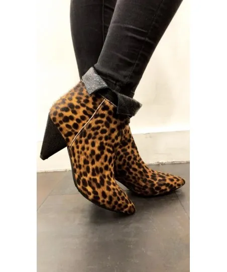 Nouvelle ligne leopard de talon bizuté en bottine femme signée OSMOSE