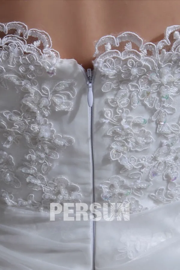 Robe de mariée moderne encolure ras de cou en organza & dentelle ornée de bijoux