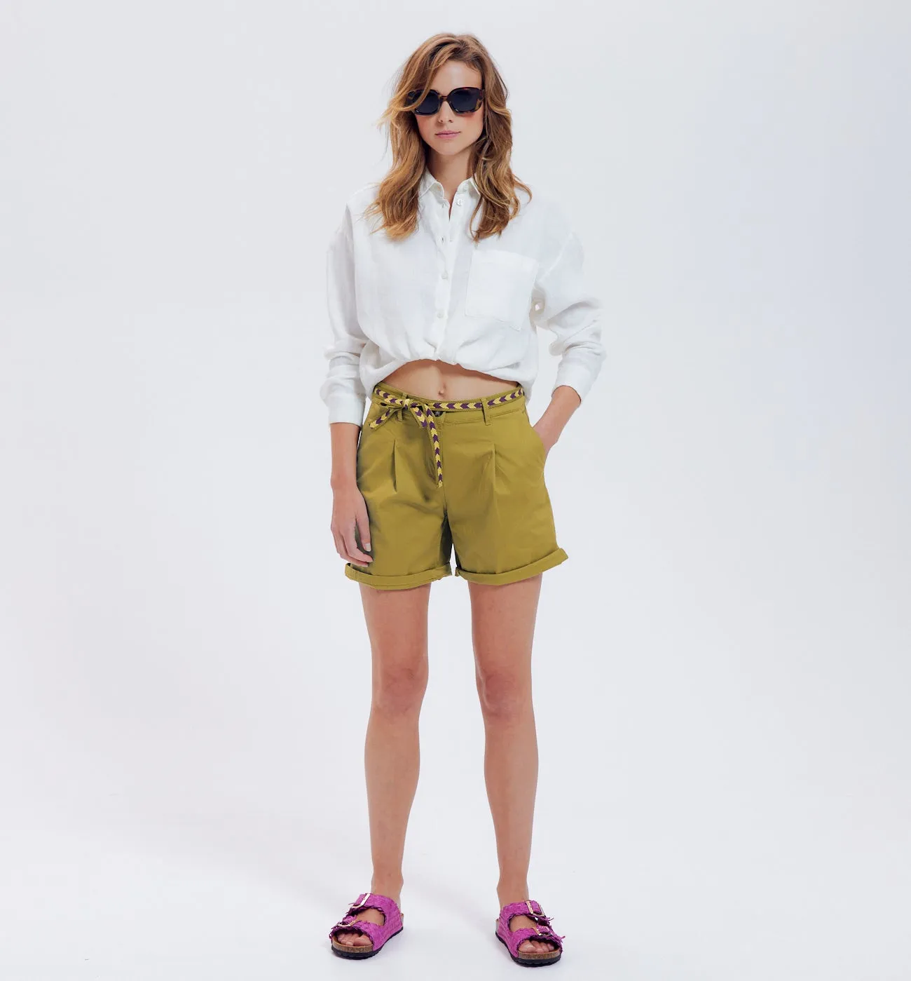 Short à pinces + ceinture - Vert olive